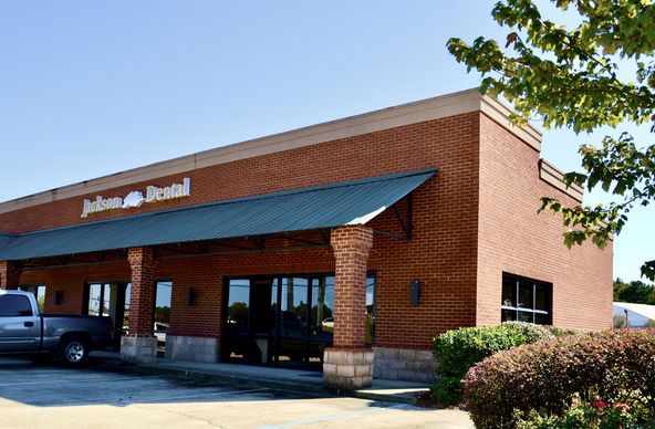 Courthouse Place: 2655-2659 Lakeland Drive, Flowood, MS 39232